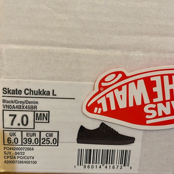 Vans WMNS Skate Chukka Low
Black/Grey/Denim
VN0A4BX45BR
Sneakers - Picture 14 of 16